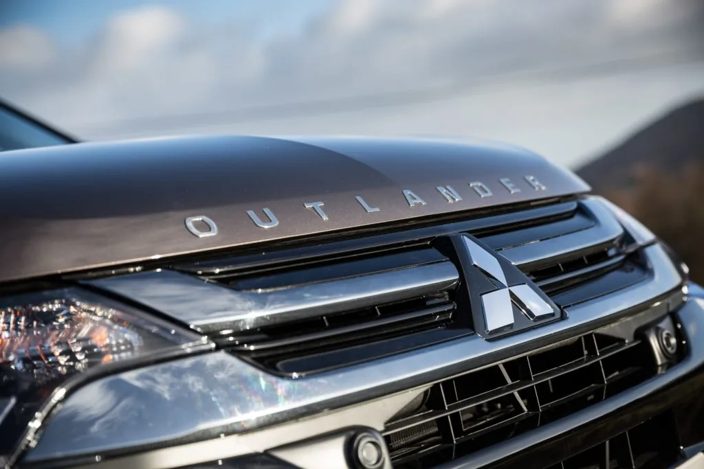 nissan compra mitsubishi