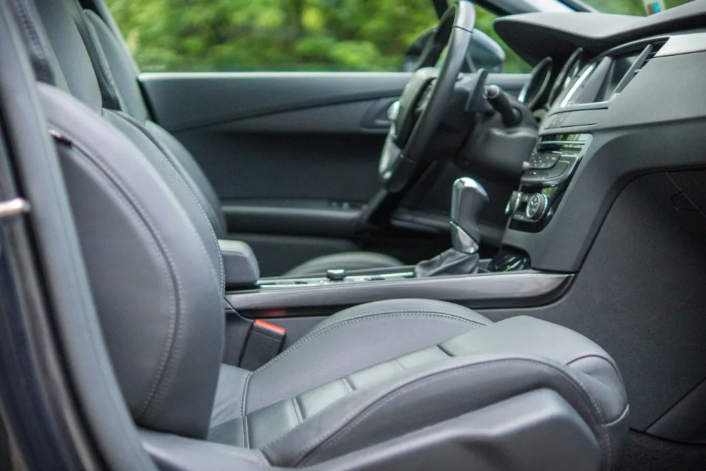 eliminar mal olor aire acondicionado coche