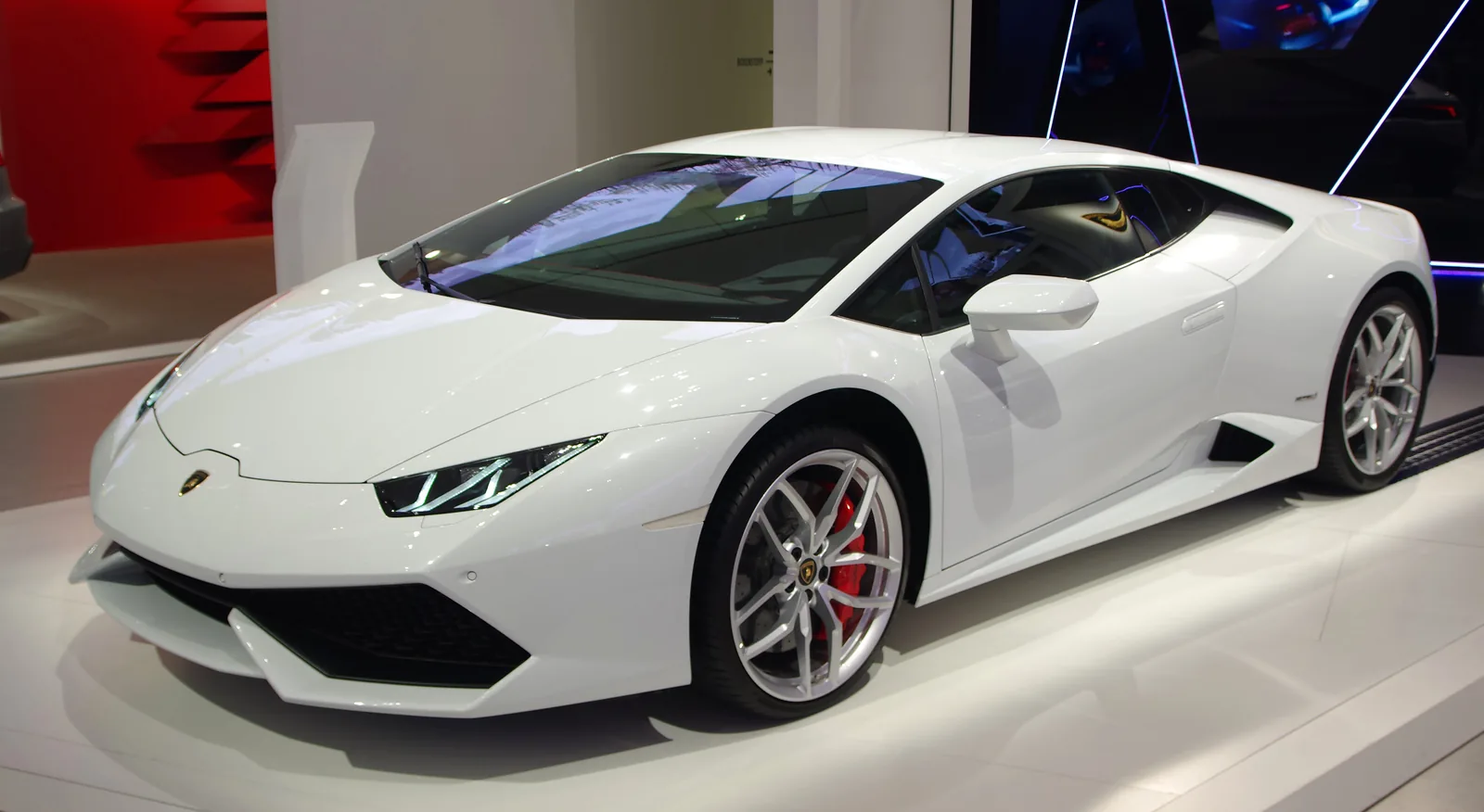 que cuesta un lamborghini