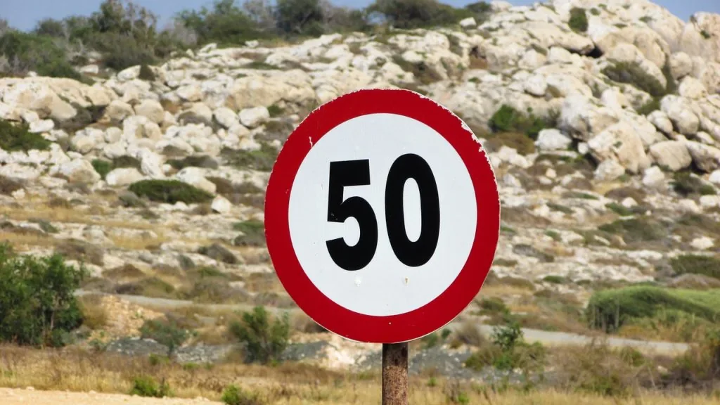 velocidad ala que salta el radar
