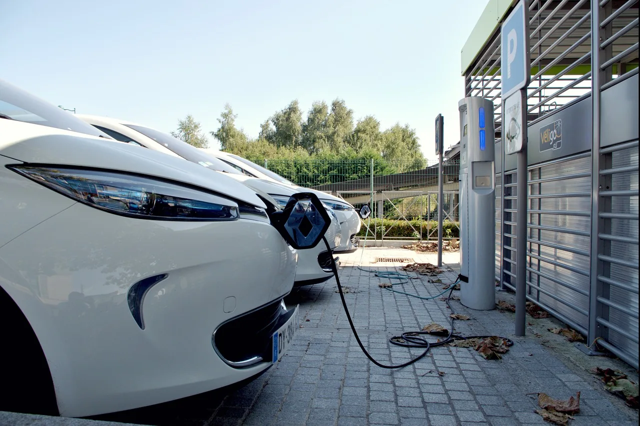 cuanto cuesta repostar un coche electrico