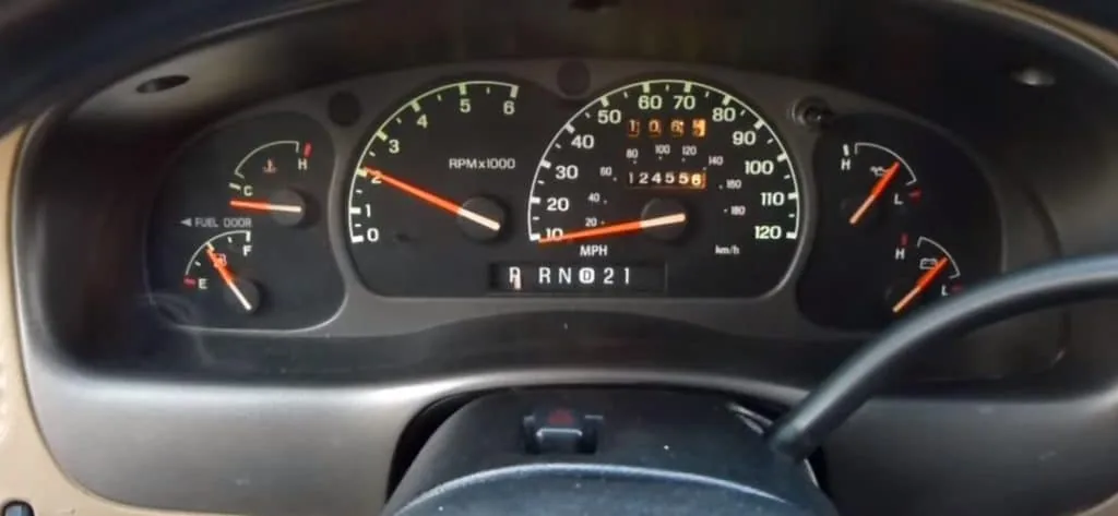 como arrancar un coche sin bateria